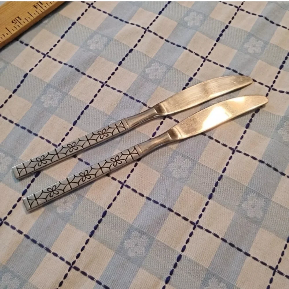 Oneida Northland Impulse Stainless Flatware 2 Butter‎ Knives Butterknives